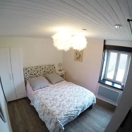 Ce Petit Chemin Bed & Breakfast Cenves Exterior photo